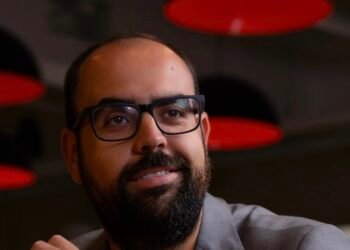 Empresário brasileiro ganha destaque ao transformar criatividade em resultados no marketing digital